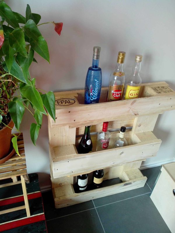 Small Simple Pallet Bar