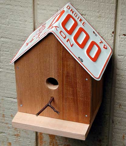 Birdhouse Simple and a Good Way to Use Old License Plate