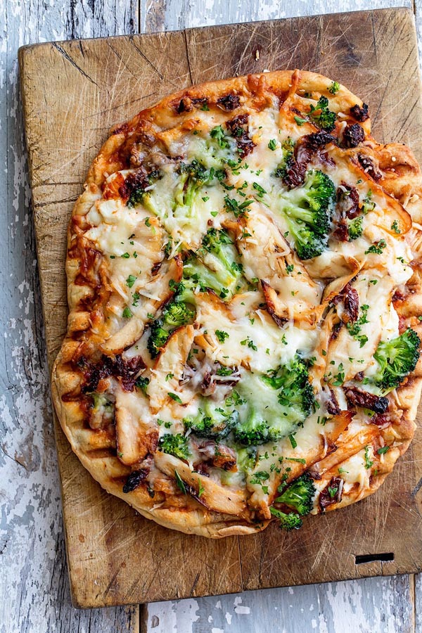 Chicken and Sundried Tomato Grilled Pizza