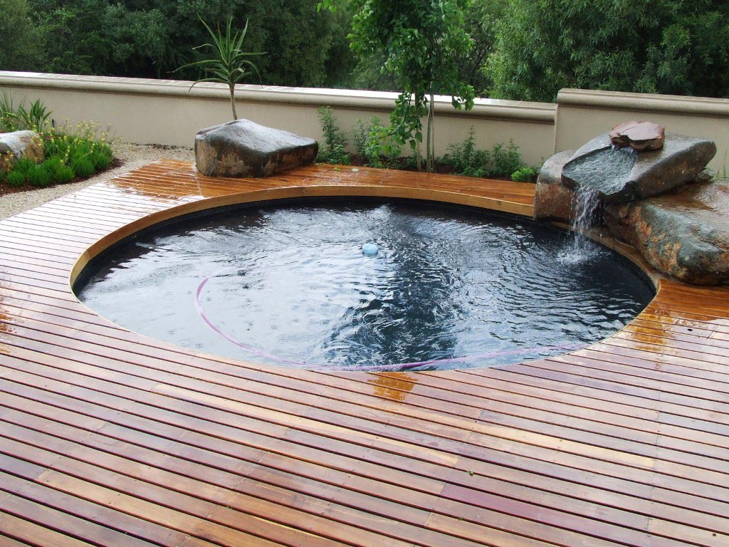 Swimming Pool Ideas for Small Yards