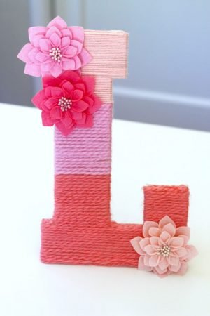 Easy Yarn-Wrapped Ombre Monogrammed Letter