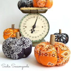 Simple DIY Halloween Bandana Pumpkin