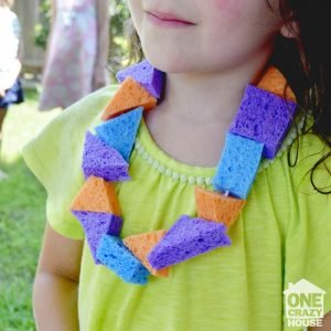 Simple DIY Kid Tip Sponge Lei