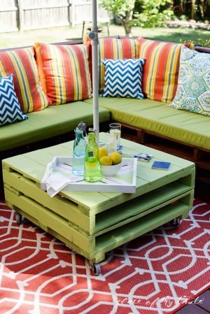 DIY Ppallet Patio Table