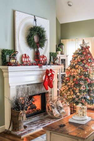 How to Decorate Small Living Room for Christmas