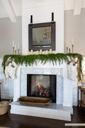Simple Christmas Decor for Fireplace